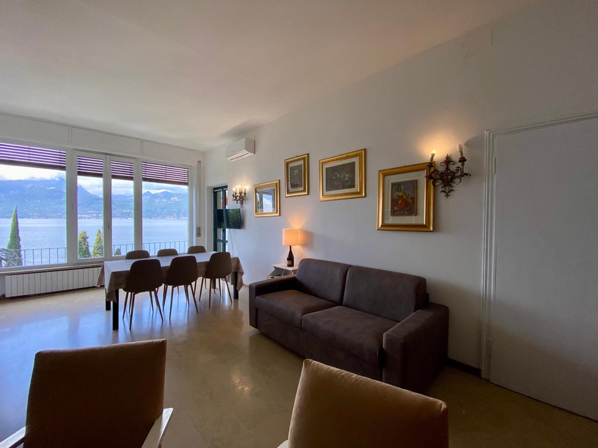 Wonderful Lake View Apartments With Pool With Breakfast Gardasee Torri Del Benaco Dış mekan fotoğraf