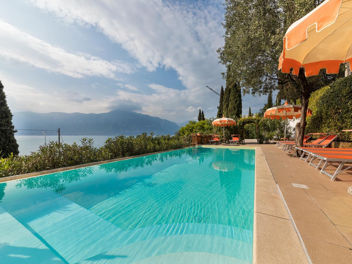 Wonderful Lake View Apartments With Pool With Breakfast Gardasee Torri Del Benaco Dış mekan fotoğraf
